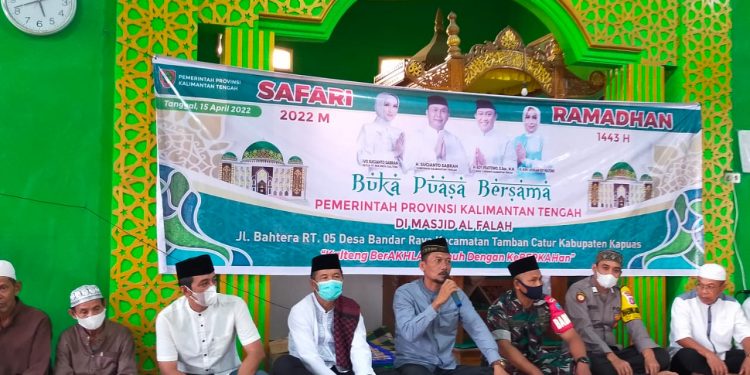 Tim Safari Pemprov Kalteng Buka Puasa Bersama di Masjid Al Falah Tamban Catur Kapuas