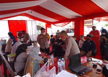 Pos Pam Operasi Ketupat Telabang Simpang Tiga Persil Raya Gelar Vaksinasi