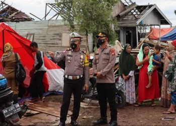 Wakapolres Kapuas Tinjau Lokasi Bencana Angin Puting Beliung