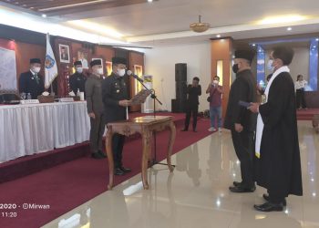 Bupati Perdie M Yoseph Lantik Sekretaris DPRD Murung Raya