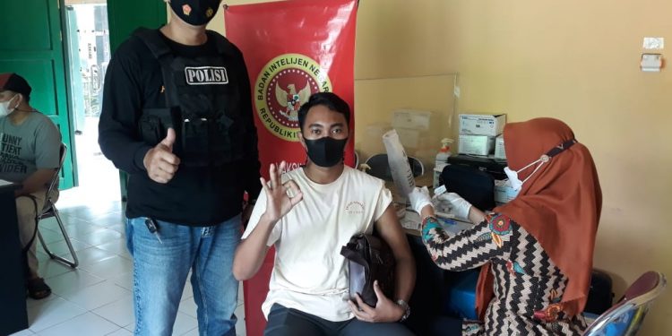 Jelang Akhir Pekan Warga Tetap Semangat Laksanakan Vaksinasi