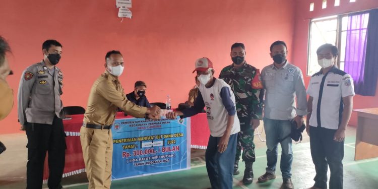 Sebanyak 93 KPM Di Desa Purnama Terima BLT-DD Tahap 1