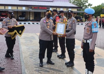 Enam Personil Bagops Terima Penghargaan Dari Kapolres Seruyan