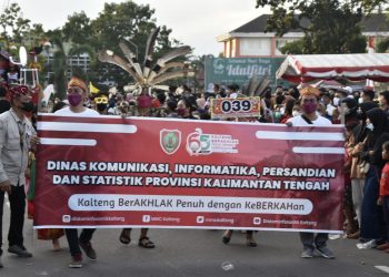 Diskominfosantik Prov. Kalteng Ikut Meriahkan Pawai FBIM 2022