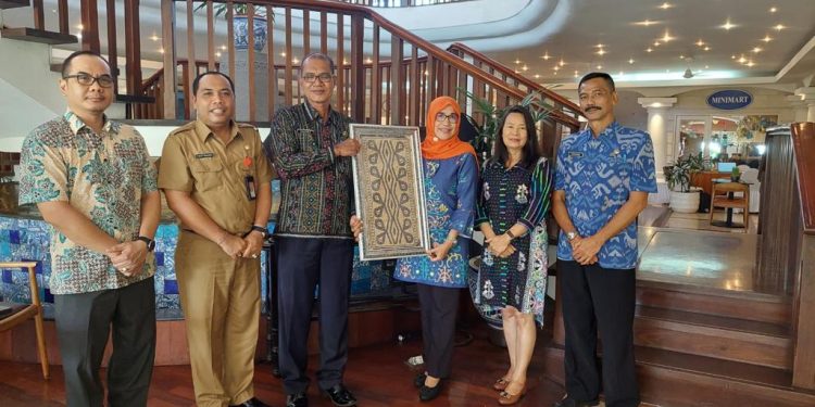 Diskop dan UKM Kalteng Bersama Diskop dan UKM Bali Tandatangani PKS Pembangunan Daerah Bidang Koperasi dan UKM