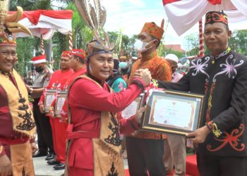 Gubernur Kalteng H. Sugianto Sabran Pimpin Upacara Peringatan Hari Jadi ke-65 Prov. Kalteng