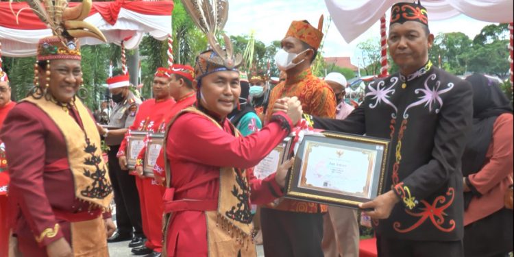 Gubernur Kalteng H. Sugianto Sabran Pimpin Upacara Peringatan Hari Jadi ke-65 Prov. Kalteng