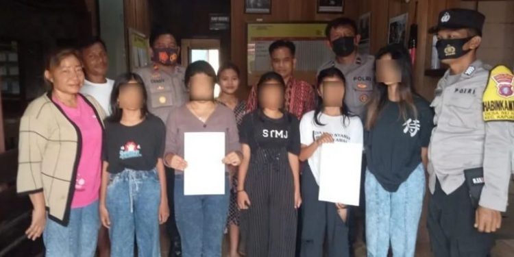Polsek Kapuas Hulu Mediasi 5 Pelajar Putri Berkelahi