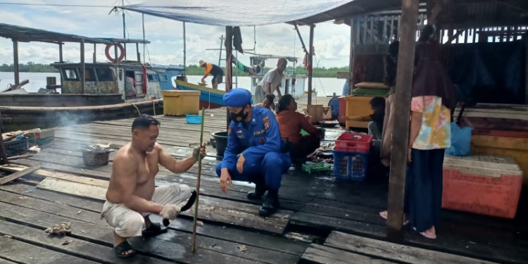 Satpolairud Polres Seruyan Bina Masyarakat di DAS Seruyan