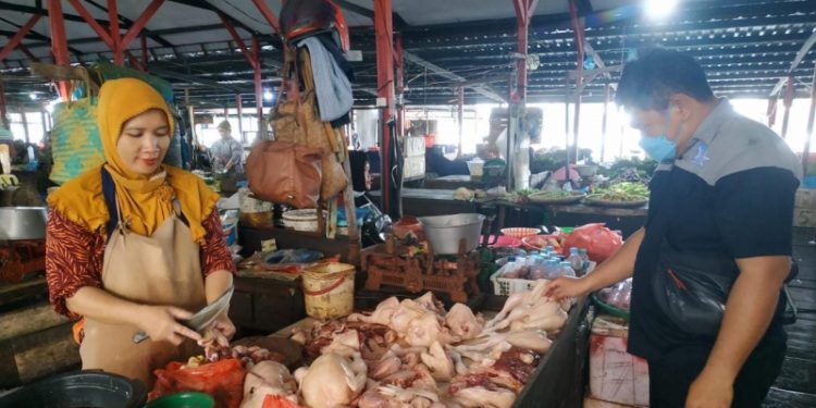 Anggota Satreskrim Sidak Pasar Saik Kuala Pembuang