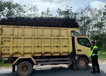 Satlantas Polres Seruyan Tindak Truk Odol