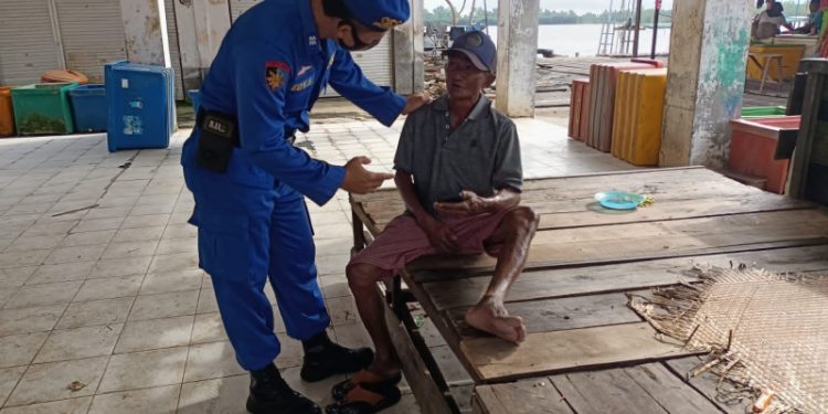 Patroli Satpolairud Polres Seruyan Himbau Masyarakat Terapkan Prokes