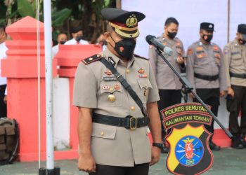 Bagian SDM Polres Seruyan Upacara dan Ziarah Makam Pahlawan