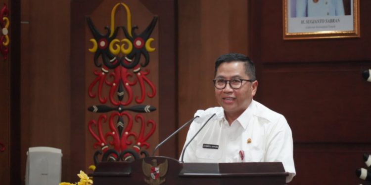 Asisten Ekbang Leonard S. Ampung Melepas Kontingen KORMI Kalteng Menuju FORNAS ke IV di Palembang
