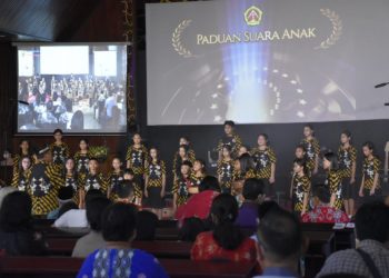 Asisten Ekbang Leonard S. Ampung Buka Konser Akbar Sekaligus Lepas Kontingen Pesparawi Pada Event Nasional ke-13 di Yogyakarta