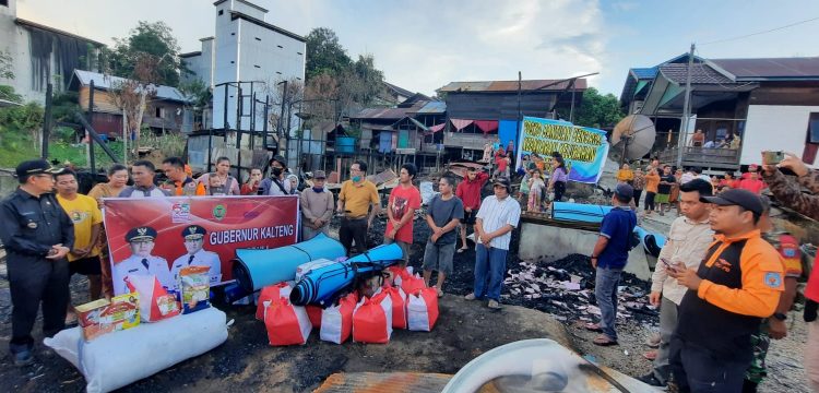 BPBPK Prov. Kalteng Salurkan Bantuan Gubernur Bagi Korban Kebakaran di Kabupaten Barut dan Mura