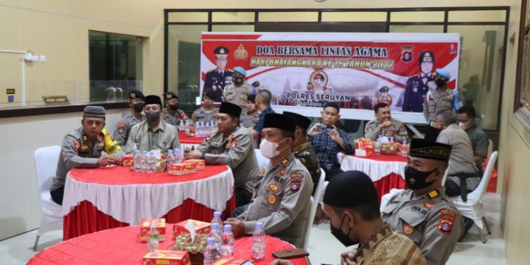 Personel Polres Seruyan Ikuti Kegiatan Doa Bersama