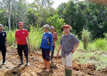 Pemdes Danau Usung Siapkan Tanah Pemakaman Muslimin