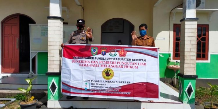 Cegah Pungli, Personel Polsek Danau Sembuluh Beri Sosialisasi