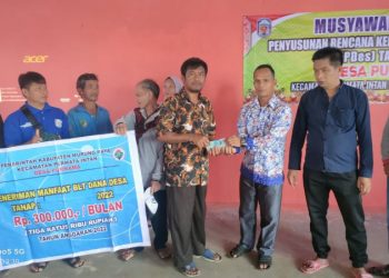 Pemdes Purnama Salurkan BLT-DD Tahap II kepada 93 KPM