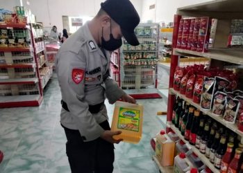 Giat Ops Yustisi Polsek Serhil Cek Minyak Goreng