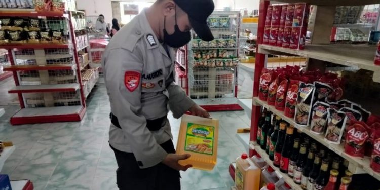 Giat Ops Yustisi Polsek Serhil Cek Minyak Goreng