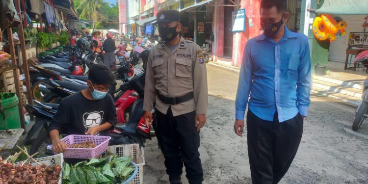 Anggota Satreskrim Melaksanakan Giat Yustisi di Pasar Saik Kuala Pembuang