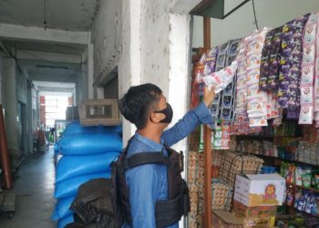 Cegah Kelangkaan Bapok, Anggota Satreskrim Sidak Pasar Saik Kuala Pembuang