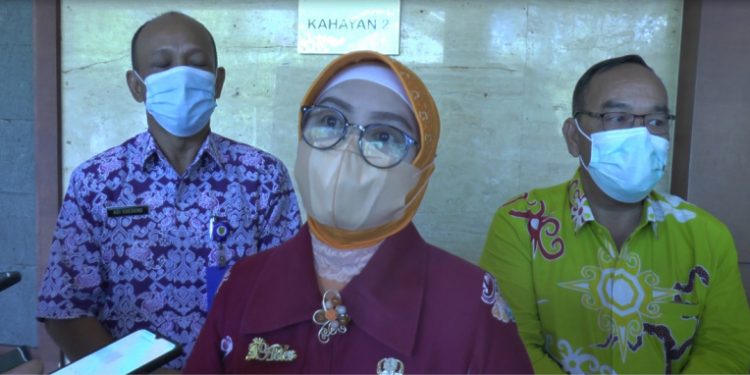Asisten Ekbang Leonard S Ampung Buka Diseminasi Penyebarluasan Informasi Akses dan Survey Pasar Ekspor