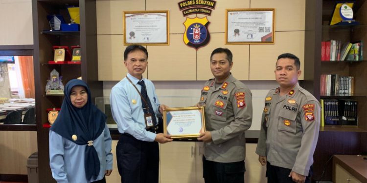 Raih Predikat Terbaik, KPPN Sampit Berikan Penghargaan