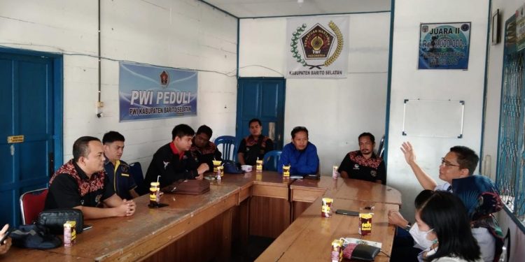 Kesbangpol dan PWI Barsel Dukung Perangi Peredaran Narkoba