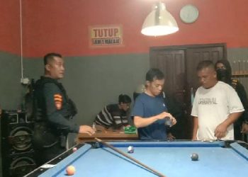 Tim PPRC Polda Kalteng Bubarkan Pengunjung di Arena Bilyard