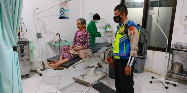 Gerak Cepat Anggota Satlantas Polres Seruyan Datangi Korban Laka Lantas