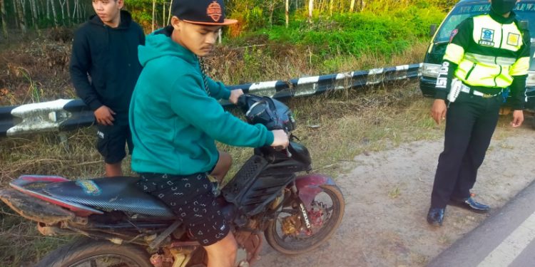 Sat Lantas Polres Seruyan Tegur dan Tilang Pengendara Tidak Tertib Lalin