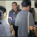 Gerebek Wisma, Polisi Temukan Puluhan Kondom, Sajam, Miras dan Bong Sabu