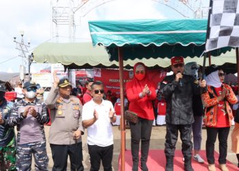 Kapolres Seruyan Hadiri Pawai Karnaval Meriahkan HUT ke-77 Kemerdekaan RI