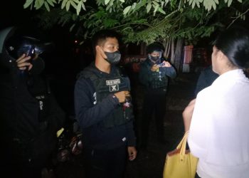 Covid-19 Belum Berakhir, Dua Waria Dipaksa Pulang Saat Mangkal