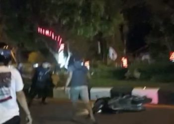 Pelaku Balap Liar Tabrak Polisi Hingga Terjatuh Saat Dibubarkan