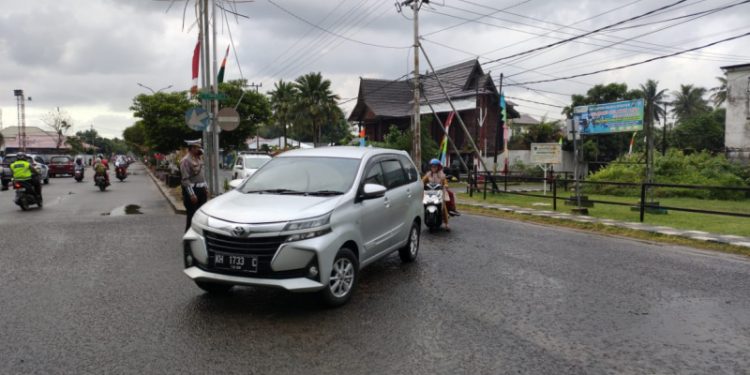 Satlantas Polres Seruyan Laksanakan Pengaturan Titik Rawan Kemacetan