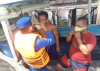 Patroli Satpolairud Polres Seruyan Himbau Untuk Terapkan Prokes Covid-19