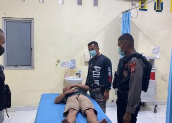 Secara Persuasif, Ipda Budi Hartono Amankan ODGJ Ngamuk Bersajam