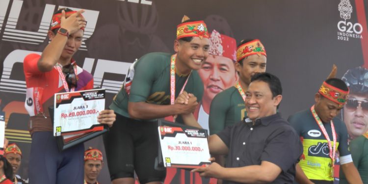 Rachmad Noka dari Club Dr.J Cycling Team Berhasil Meraih Juara I di Kelas Bergengsi Men Elite