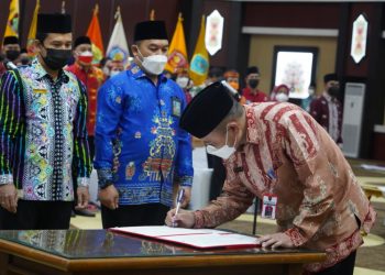 Wagub Edy Pratowo Lantik dan Ambil Sumpah/Janji Pejabat Administrator dan Pejabat Pengawas di Lingkungan Pemprov. Kalteng