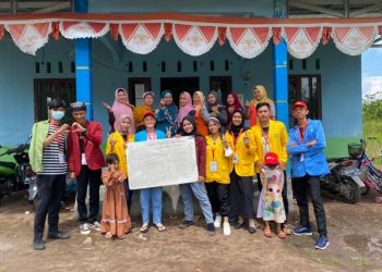 Mahasiswa KKN Kebangsaan 2022 Kelompok Desa Naning Gelar Penyuluhan Analisis Bisnis