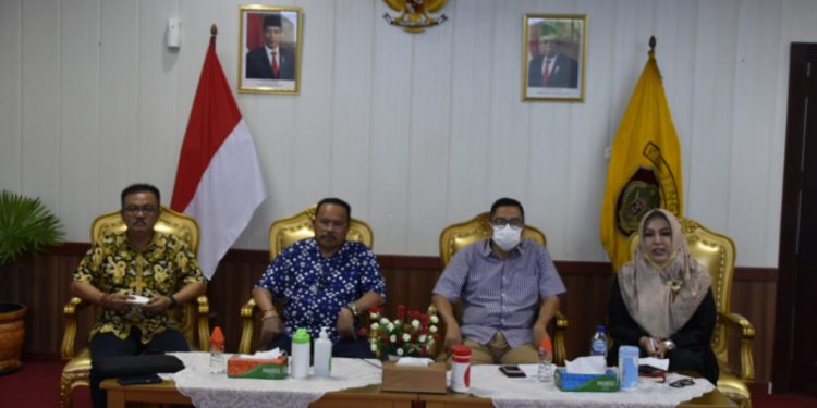 Sekda H. Nuryakin Pimpin Rapat Pembahasan Kesiapan Tindaklanjut Rejuvenasi Anjungan TMII Kalteng secara Virtual