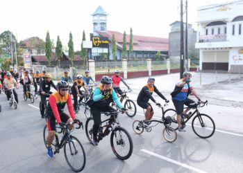 Wagub H.Edy Pratowo Gowes Bersama dan Launching Rompi Kolaborasi Komunitas HASI dan Bank Kalteng