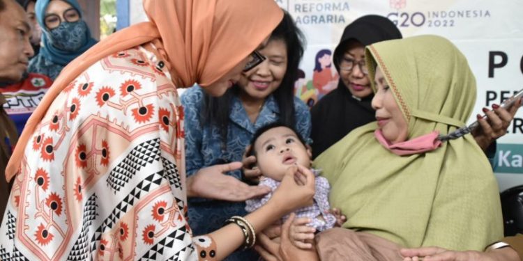 Ketua TP PKK Kalteng Sambangi Posyandu Binaan Kelurahan Hilir Sper