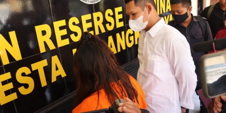 Astaga!!! Mahasiswi ini Tega Habisi Nyawa Bayinya