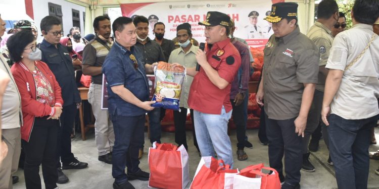 Gubernur dan Wagub Hingga Sekda Kalteng Tinjau Langsung Pasar Murah di Sampit