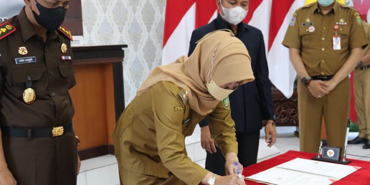 Pemkab Barsel Teken MoU dengan PDAM Tirta Barito dan Kejari